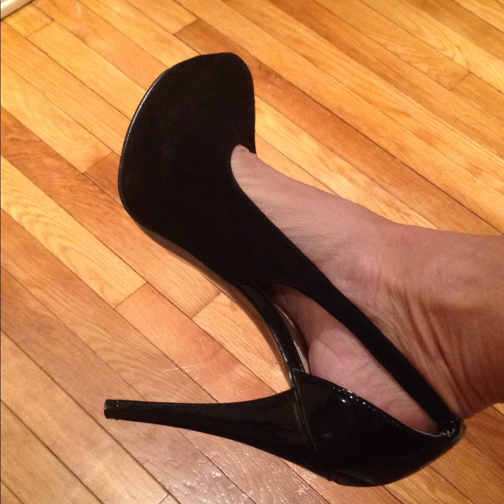 Guess shoe